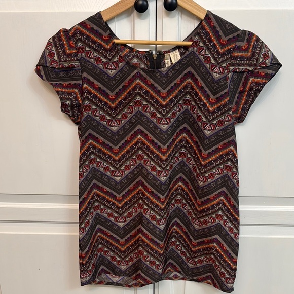 Japna Tops - Japna Short Sleeve Blouse. Size M.